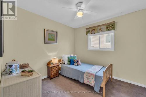 32 Braeheid Avenue, Hamilton (Waterdown), ON - Indoor Photo Showing Bedroom