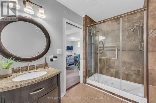 32 Braeheid Avenue, Hamilton (Waterdown), ON - Indoor Photo Showing Bathroom