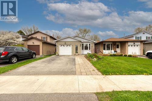 32 Braeheid Avenue, Hamilton (Waterdown), ON - Outdoor With Facade