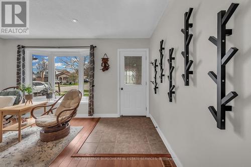 32 Braeheid Avenue, Hamilton (Waterdown), ON - Indoor Photo Showing Dining Room