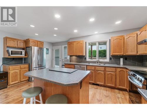 284 Drysdale Boulevard, Kelowna, BC - Indoor Photo Showing Kitchen With Double Sink