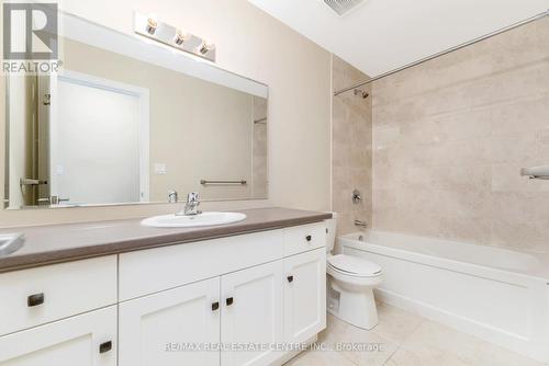 16 Guthrie Lane, Guelph/Eramosa (Rockwood), ON - Indoor Photo Showing Bathroom