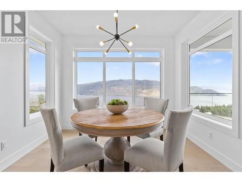 6046 Gerrie Road, Peachland, BC - Indoor Photo Showing Dining Room