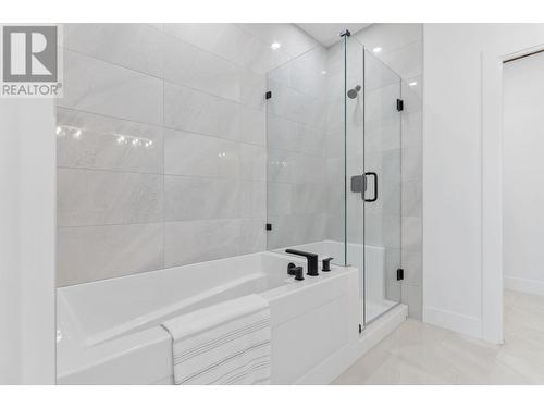 6046 Gerrie Road, Peachland, BC - Indoor Photo Showing Bathroom