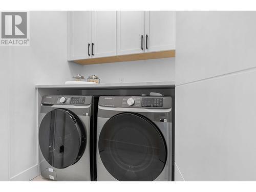 6046 Gerrie Road, Peachland, BC - Indoor Photo Showing Laundry Room