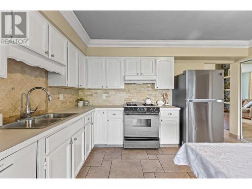 3381 Mcmurchie Road, West Kelowna, BC - Indoor Photo Showing Kitchen With Double Sink