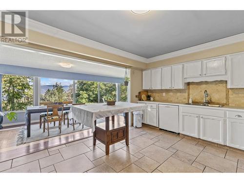 3381 Mcmurchie Road, West Kelowna, BC - Indoor Photo Showing Kitchen