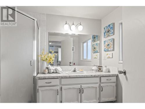 3381 Mcmurchie Road, West Kelowna, BC - Indoor Photo Showing Bathroom