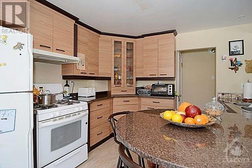 986 Laporte Street, Ottawa, ON - Indoor Photo Showing Kitchen