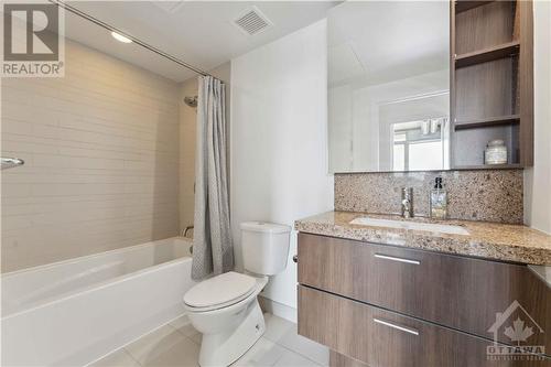 360 Mcleod Street Unit#618, Ottawa, ON - Indoor Photo Showing Bathroom