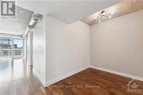 618 - 360 Mcleod Street, Ottawa, ON - Indoor Photo Showing Other Room