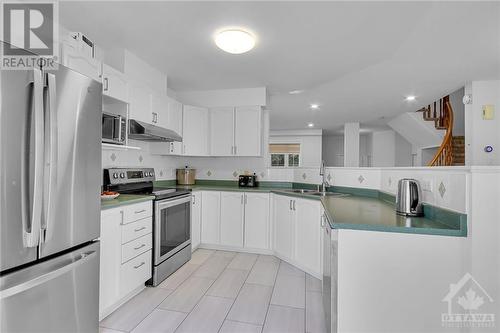 1085 Ballantyne Drive, Ottawa, ON - Indoor Photo Showing Kitchen With Double Sink