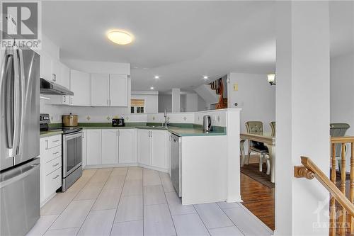 1085 Ballantyne Drive, Ottawa, ON - Indoor Photo Showing Kitchen