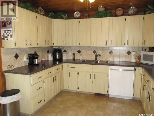 5001 Westview Crescent, Edam, SK - Indoor Photo Showing Kitchen With Double Sink