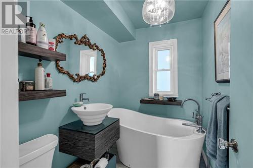 1601 Queen Street, Cornwall, ON - Indoor Photo Showing Bathroom