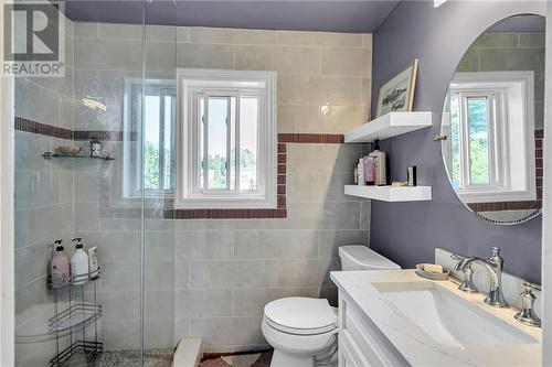 1601 Queen Street, Cornwall, ON - Indoor Photo Showing Bathroom