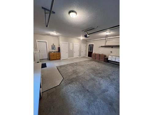 4004 Highway 3, Erickson, BC - Indoor Photo Showing Garage