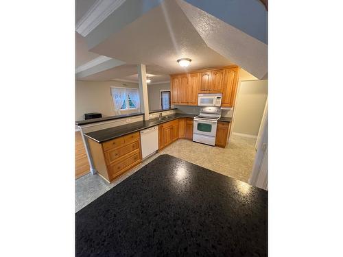 4004 Highway 3, Erickson, BC - Indoor Photo Showing Kitchen