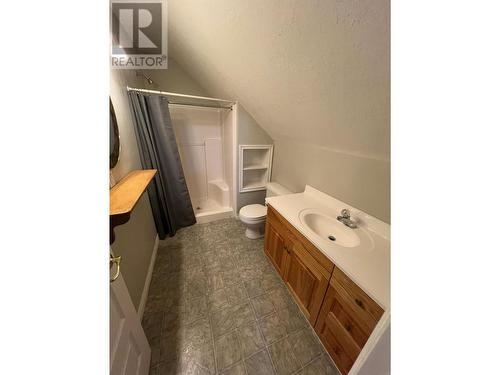 4004 3 Highway, Erickson, BC - Indoor Photo Showing Bathroom