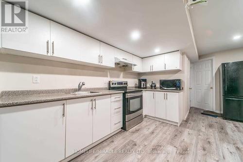 59 Luella Crescent, Brampton, ON - Indoor Photo Showing Kitchen