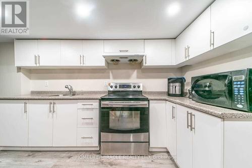 59 Luella Crescent, Brampton, ON - Indoor Photo Showing Kitchen