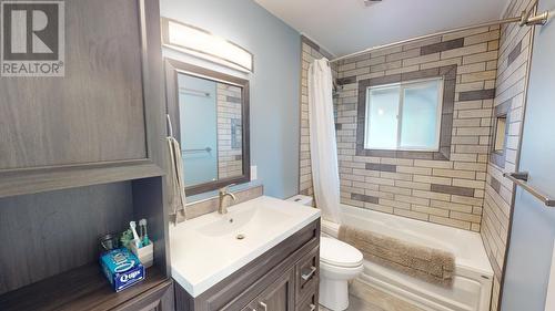 12237 Oak Avenue, Fort St. John, BC - Indoor Photo Showing Bathroom