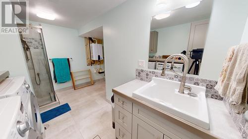 12237 Oak Avenue, Fort St. John, BC - Indoor Photo Showing Bathroom