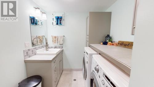 12237 Oak Avenue, Fort St. John, BC - Indoor Photo Showing Laundry Room