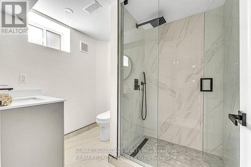 14 Slidell Crescent, Toronto (Parkwoods-Donalda), ON - Indoor Photo Showing Bathroom