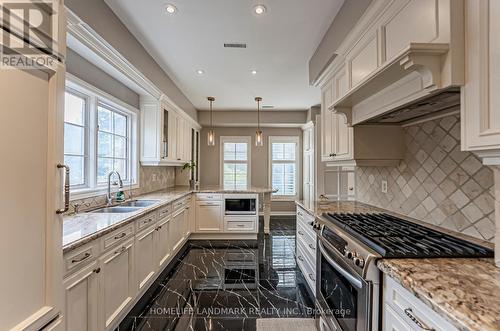 10 Cole Millway, Toronto, ON - Indoor Photo Showing Kitchen With Double Sink With Upgraded Kitchen