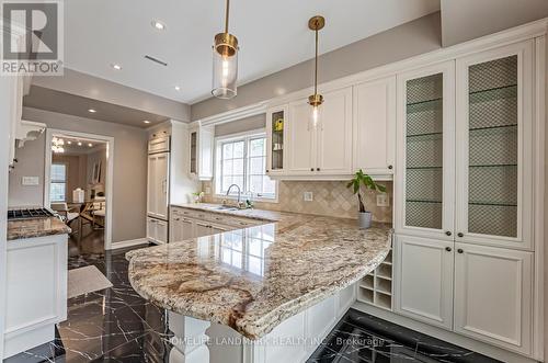 10 Cole Millway, Toronto, ON - Indoor Photo Showing Kitchen With Upgraded Kitchen