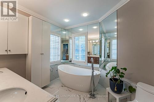 10 Cole Millway, Toronto, ON - Indoor Photo Showing Bathroom