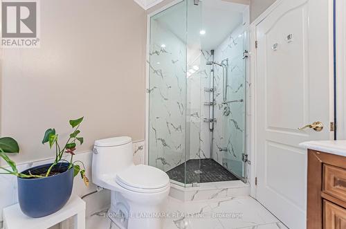 10 Cole Millway, Toronto, ON - Indoor Photo Showing Bathroom