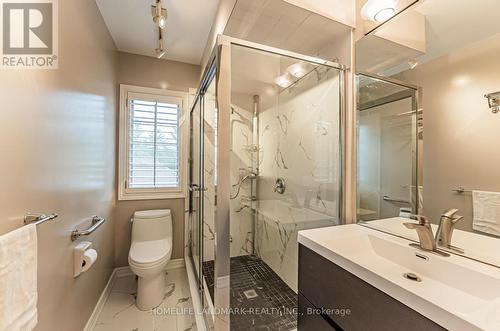 10 Cole Millway, Toronto, ON - Indoor Photo Showing Bathroom