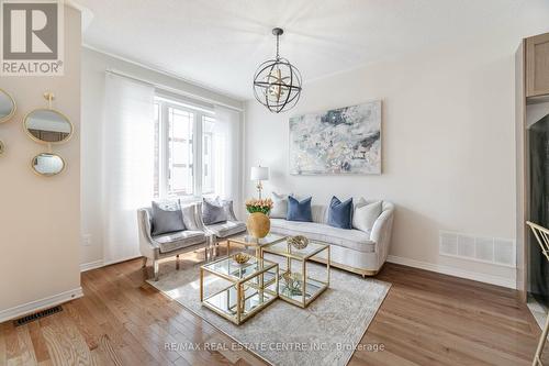 10 Frank Lane, Caledon, ON - Indoor Photo Showing Living Room