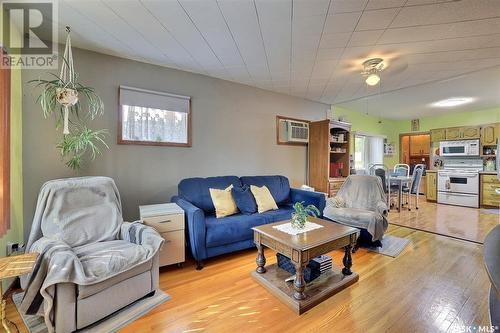 2322 Mackay Street, Regina, SK - Indoor Photo Showing Living Room