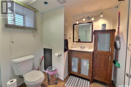 2322 Mackay Street, Regina, SK - Indoor Photo Showing Bathroom