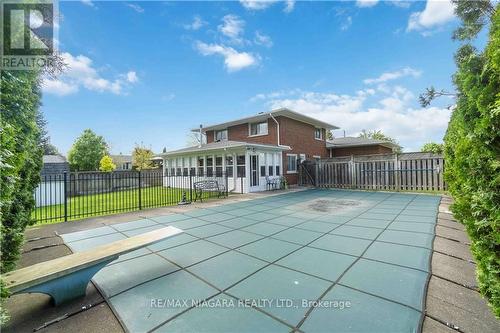 6950 Waterloo Drive, Niagara Falls, ON - Outdoor With In Ground Pool