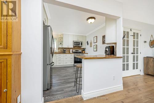 116 Gowan Street, Guelph/Eramosa (Rockwood), ON - Indoor Photo Showing Kitchen