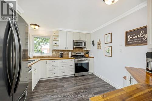 116 Gowan Street, Guelph/Eramosa (Rockwood), ON - Indoor Photo Showing Kitchen