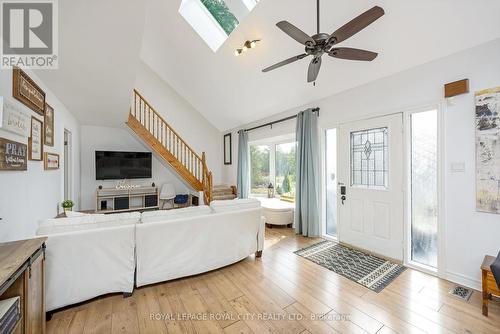 116 Gowan Street, Guelph/Eramosa (Rockwood), ON - Indoor Photo Showing Living Room