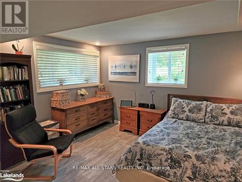 4945 Muskoka 117 Road, Lake Of Bays, ON - Indoor Photo Showing Bedroom