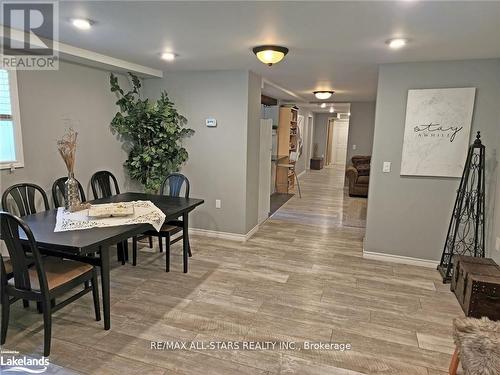 4945 Muskoka 117 Road, Lake Of Bays, ON - Indoor Photo Showing Dining Room