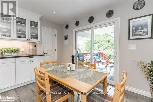 4945 Muskoka 117 Road, Lake Of Bays, ON - Indoor Photo Showing Dining Room