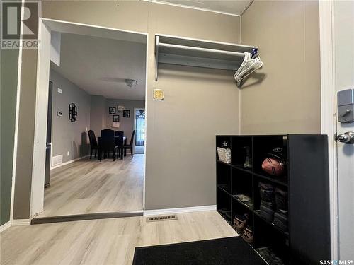 132 2Nd Avenue Se, Swift Current, SK - Indoor Photo Showing Other Room