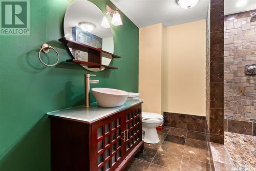 2028 Elphinstone Street, Regina, SK - Indoor Photo Showing Bathroom