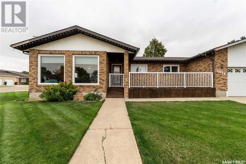 1614 Bingham Road, Moose Jaw, SK - Outdoor