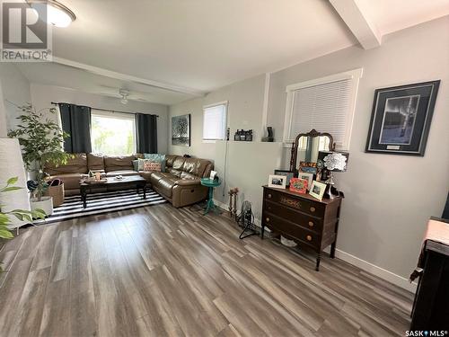 211 Churchill Street, Hudson Bay, SK - Indoor Photo Showing Living Room