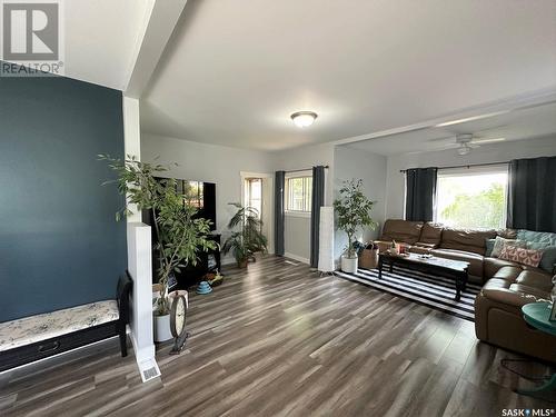 211 Churchill Street, Hudson Bay, SK - Indoor Photo Showing Living Room