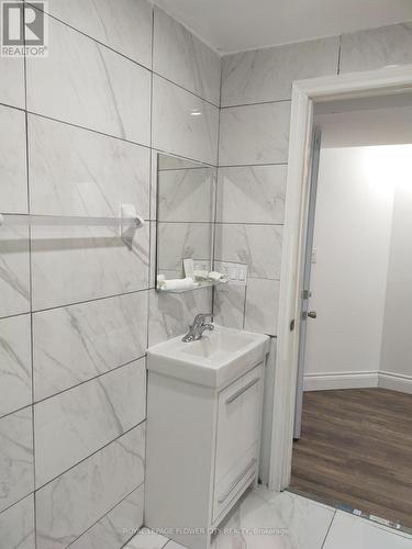 3 Mecca Street, Brampton, ON - Indoor Photo Showing Bathroom